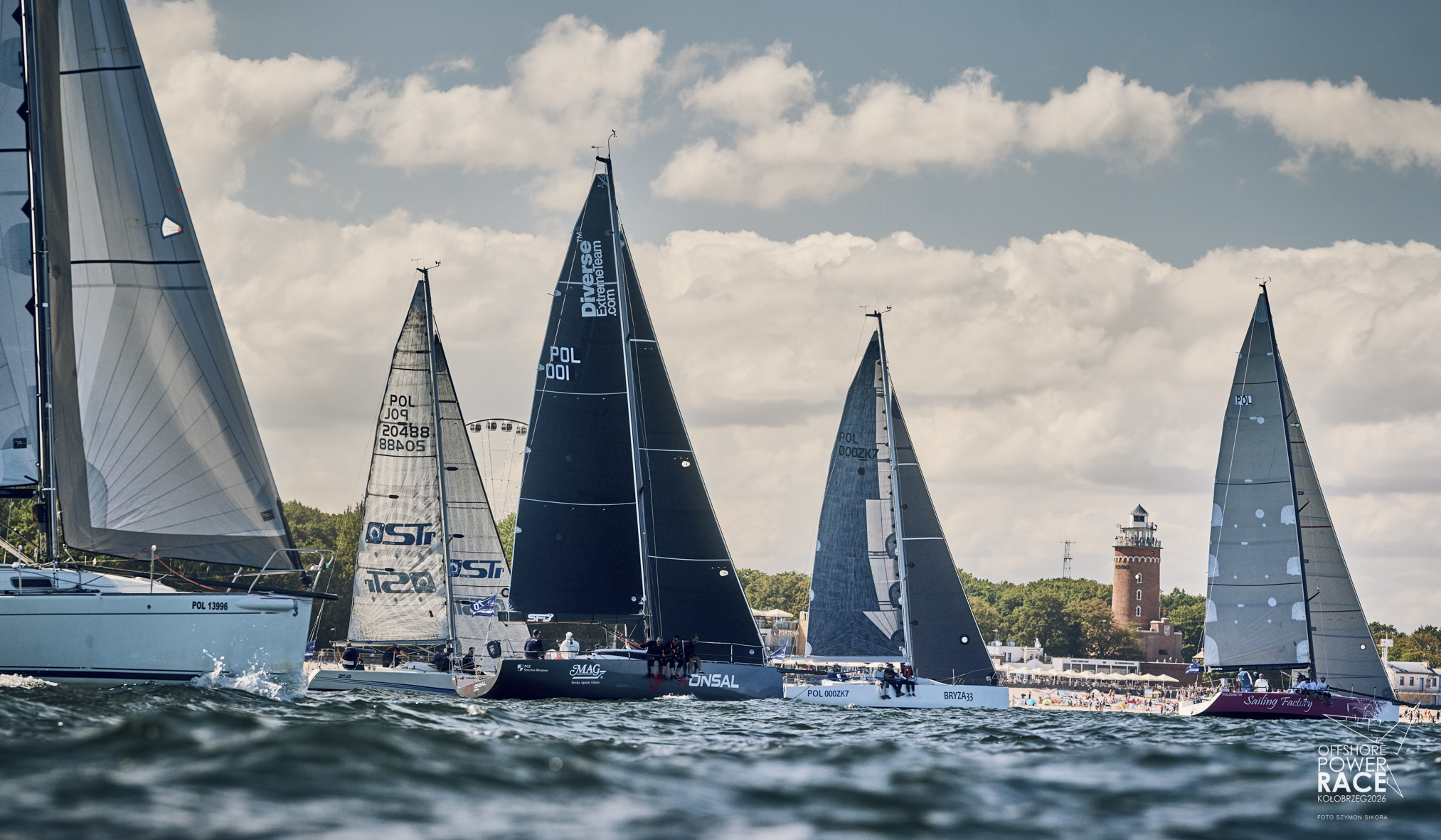 Offshore Power Race w Kołobrzegu nabiera tempa. Faworyci, trasa wokół farm wiatrowych i finał 15 sierpnia