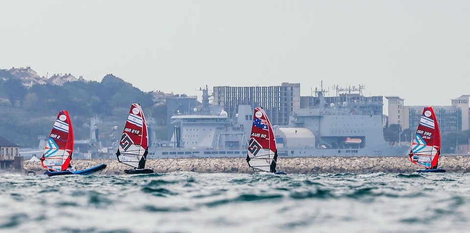 Jeden wyścig i dwa tytuły. Tamar Steinberg i Luuc van Opzeeland mistrzami świata iQFOiL w Weymouth