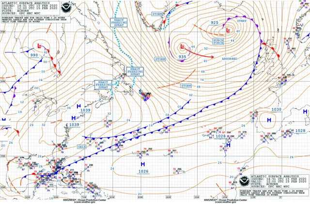 Mapa synoptyczna północnego Atlantyku z Ocean Prediction Center NOAA: izobary, fronty, głębokie niże i ostrzeżenia sztormowe