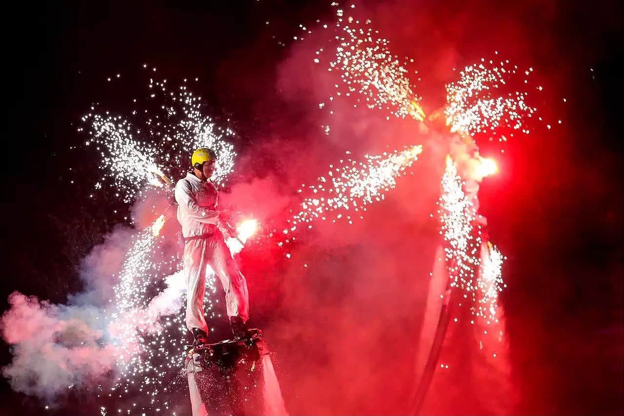 Flyboard rozświetli Motławę. Za tydzień startuje jubileuszowy, trzydziesty Baltic Sail Gdańsk