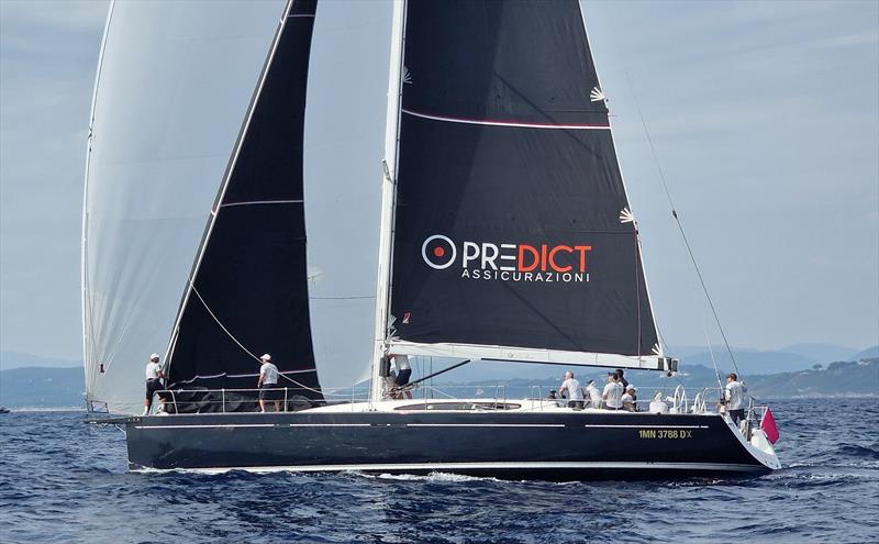 Dehler 60 Blue Oyster w wyścigu klasy Maxi 4 w Saint-Tropez