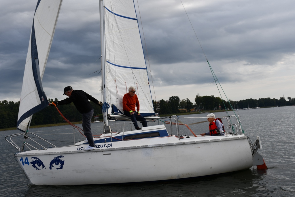 Jacek Ludwiczak wygrywa XIII Żeglarskie Mistrzostwa Seniorów 60+. W Giżycku wiatr dopisał tylko w niedzielę