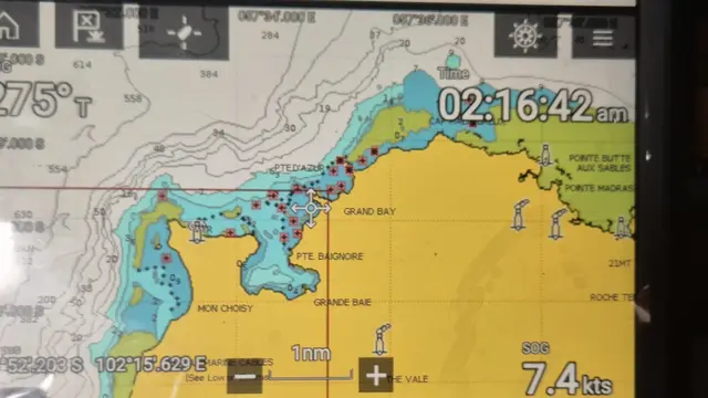 Mapa Mauritiusa na pokładzie, przygotowania do kotwiczenia w zatoce Grand Bay, 11 sierpnia 2026 roku