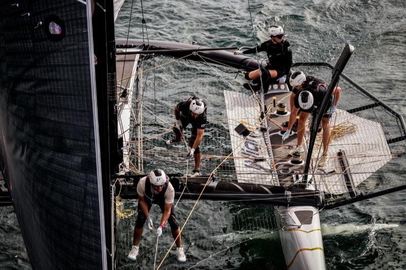 Ylliam 17 wygrywa TF35 Versoix Grand Prix. Sześć punktów dzieli całą stawkę