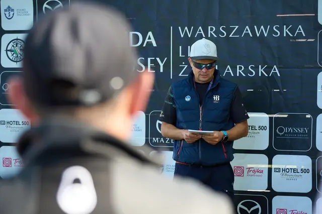 Żeglarz na pokładzie podczas finału ligi