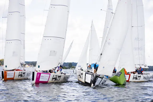 Ustawienie floty TOM28 przed startem wyścigu