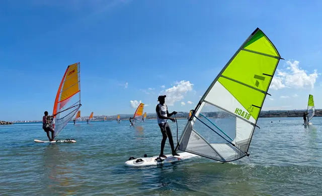 Polski mistrz świata Raceboard szkolił Afrykę przed Młodzieżowymi Igrzyskami Olimpijskimi w Dakarze