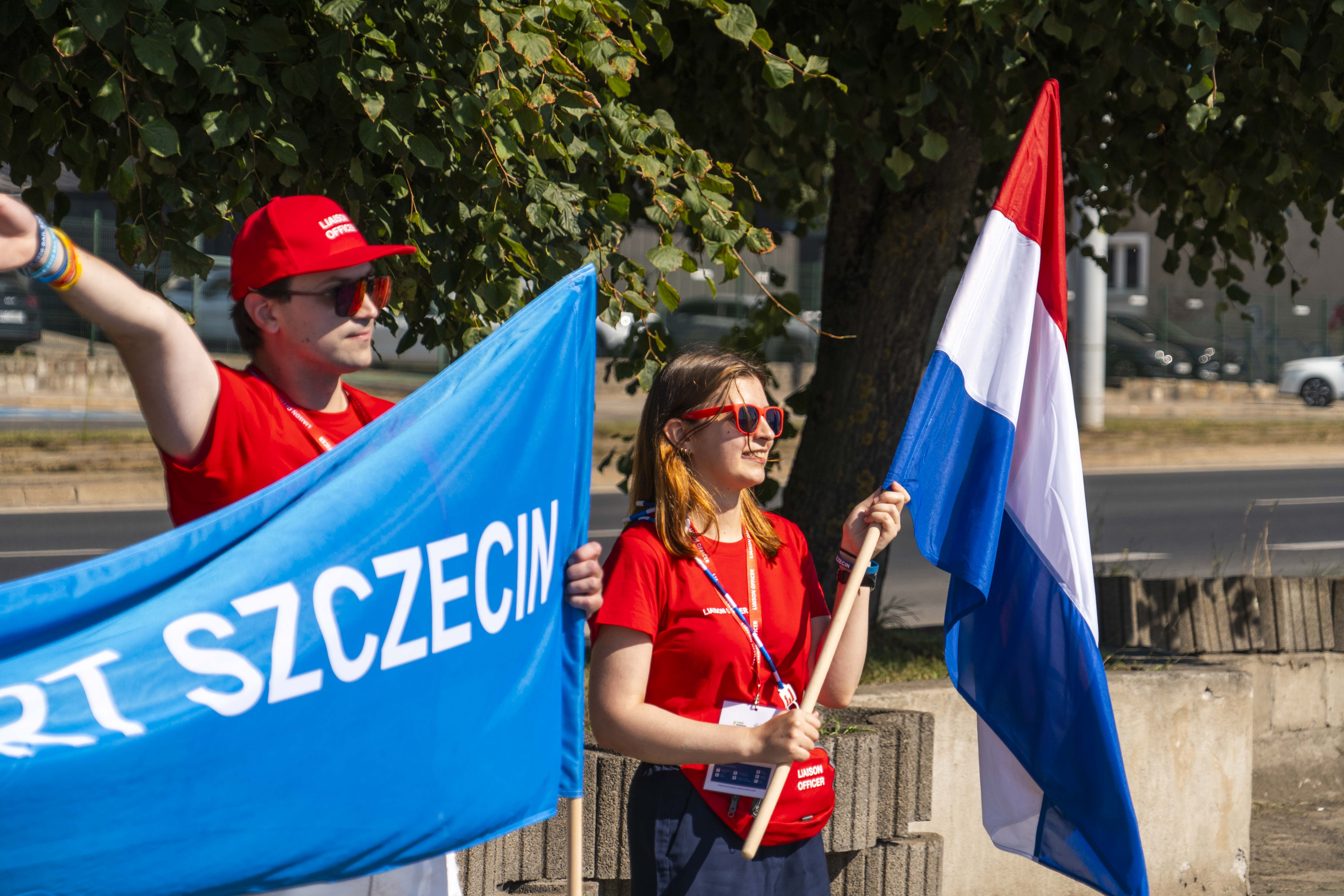 Wolontariusze Żagli 2026 podczas dyżuru przy nabrzeżu