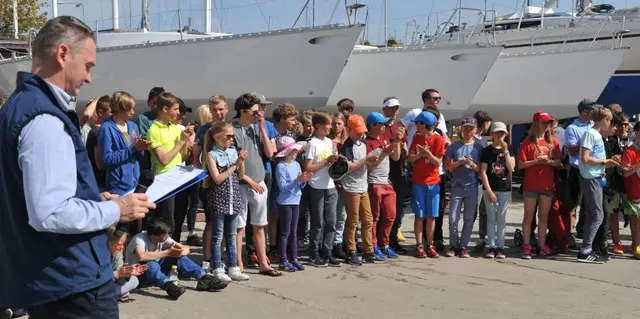 Igor Kuczys i Pola Dzik z Pucharem YKP Gdynia