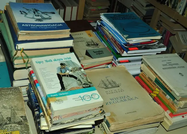 Rośnie biblioteka Pomorskiej Szkoły Żeglarstwa i Edukacji Morskiej