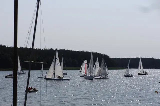Regatowe 60-lecie „Portowca” na Jeziorach Wdzydzkich