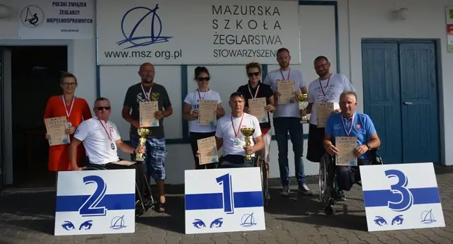 Waldemar Woźniak wygrywa II Żeglarskie Mistrzostwa Polski Lotników