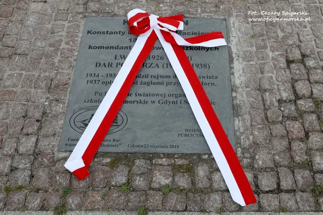 W Gdyni odsłonięto tablicę kapitana Konstantego Matyjewicza-Maciejewicza