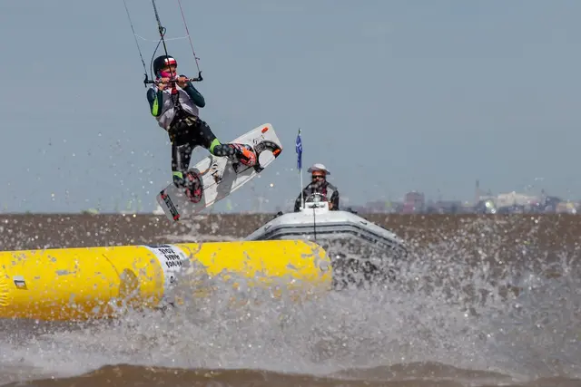Młodzieżowe IO: Siódme miejsce w Kiteboardingu