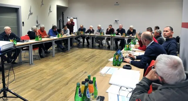 Żeglarze dyskutowali o morskim żeglarstwie regatowym