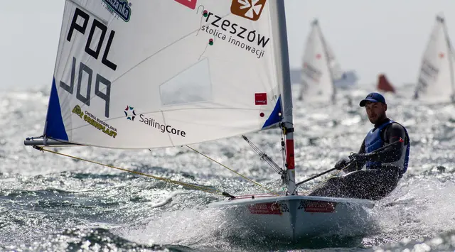 Aleksander Arian umocnił się na prowadzeniu ME klasy Laser Radial
