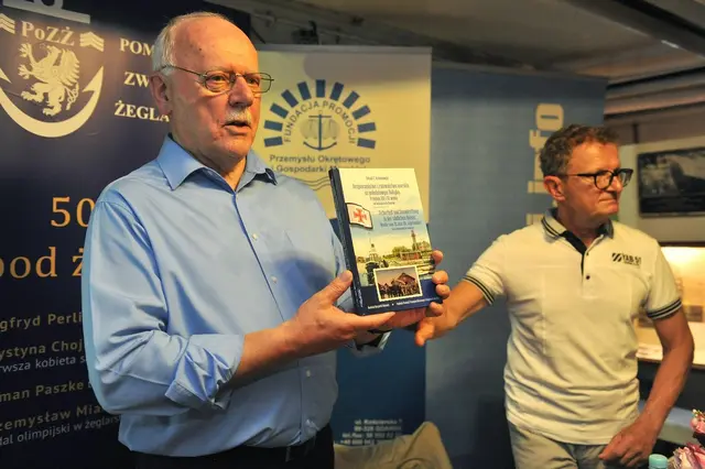 Historyczny wieczór na „Darze Pomorza”