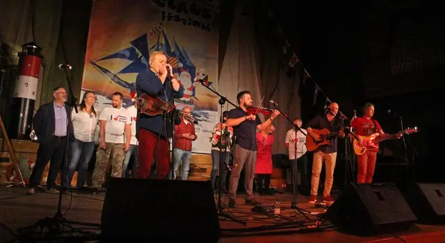 Żeglarskie szantowanie w środku zimy