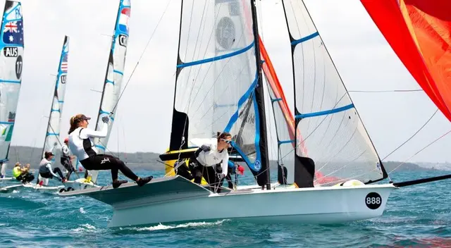 Pierwsze wyścigi finałowe MŚ klas 49er i 49erFX za nami