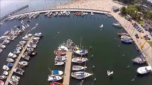 Porty, mariny i przystanie morskie w Polsce