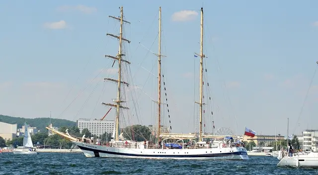 NASZA POGORIA: Pomorski Związek Żeglarski armatorem żaglowca