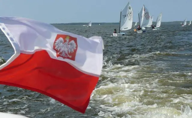 Rosjanie pod biało-czerwoną banderą