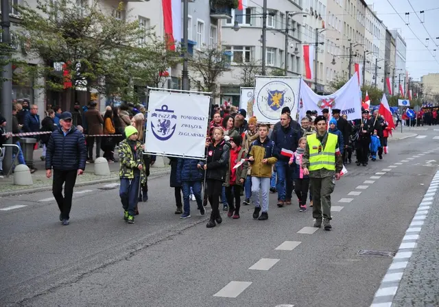 Żeglarskie obchody Narodowego Święta Niepodległości