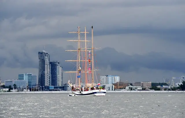 STS „Pogoria” wróciła do domu