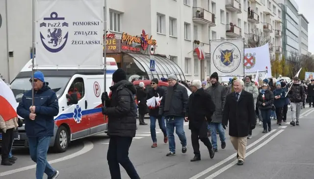 Żeglarze uczcili Narodowe Święto Niepodległości w Gdyni