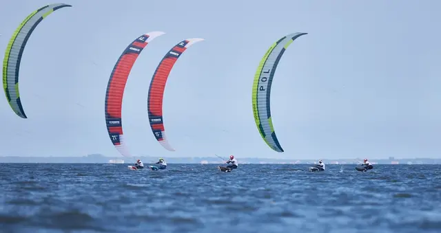 Poznaliśmy mistrzów Polski w kitesurfingu i wingfoilu