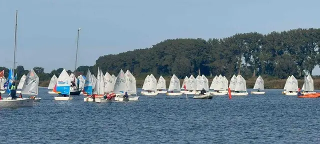 Regaty O Puchar Prezesa Base Group w Marinie Błotnik